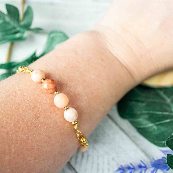 Peach Aventurine Bead Bracelet with Handmade Gold Chain Links - Picture 14 of 15